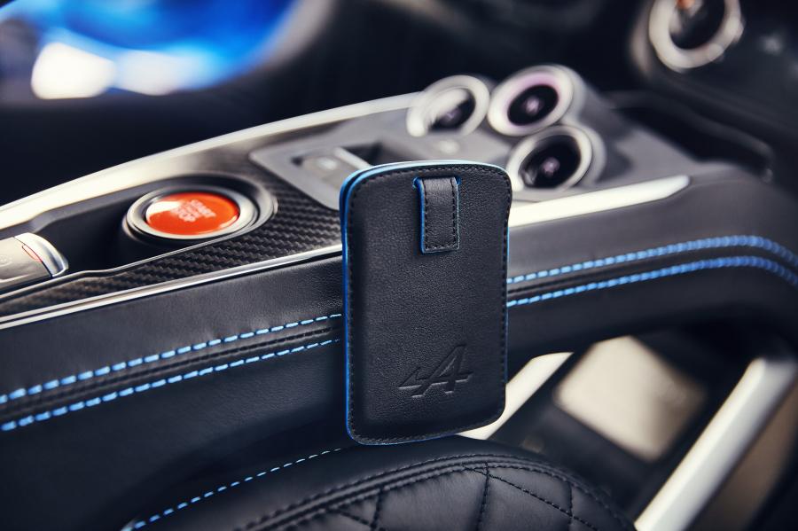 Детали интерьера Alpine A110 Premiere Edition 2017 года  (фото 177 из 186)